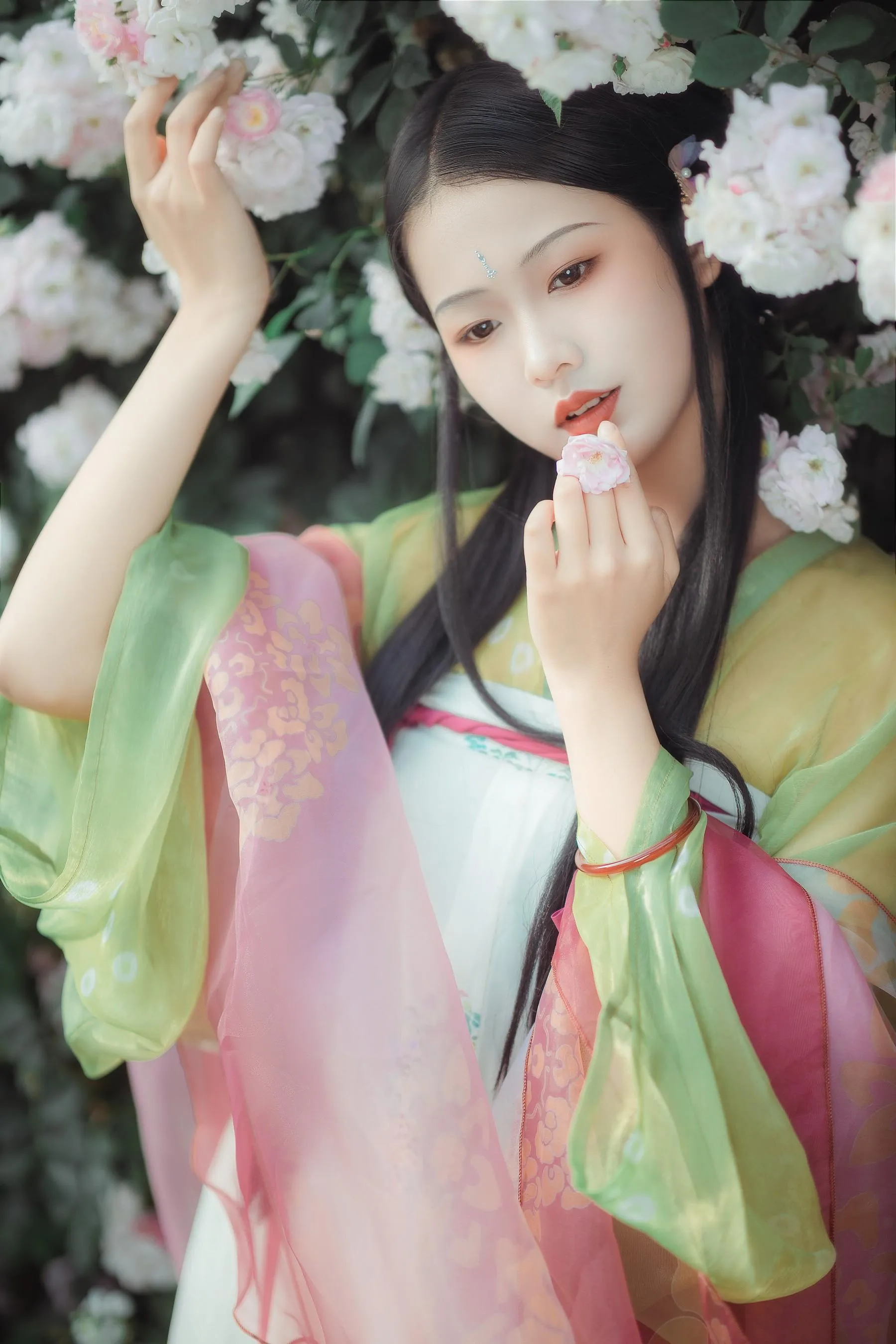 [YITUYU艺图语]2022.09.14 蔷薇 若韵 [23P]插图6